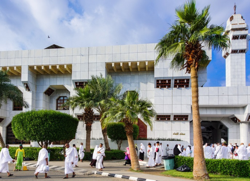 Masjid Aisha (Al-Taneem Mosque)