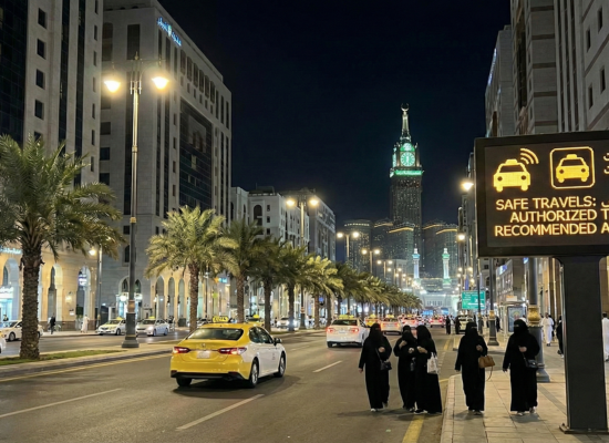 is it safe to use taxi services in makkah madinah at night